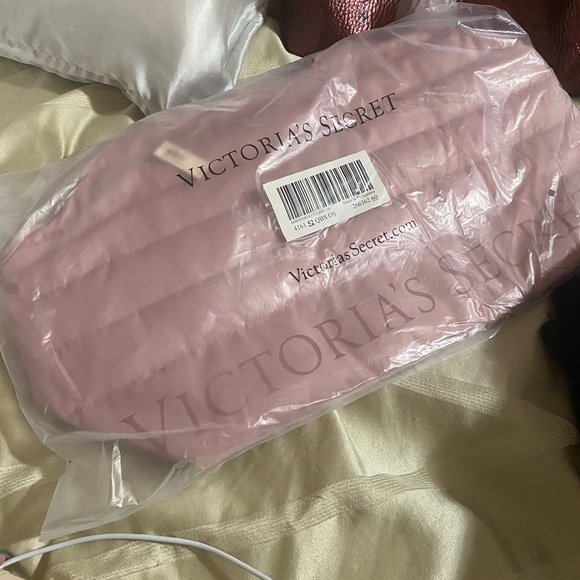Victoria’s Secret Duffle Bag - Picture 2 of 3